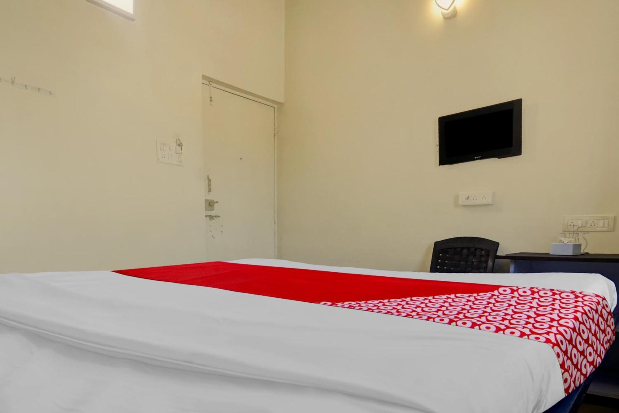 Hotel O Happy Homely Stay Sasvad Exteriör bild