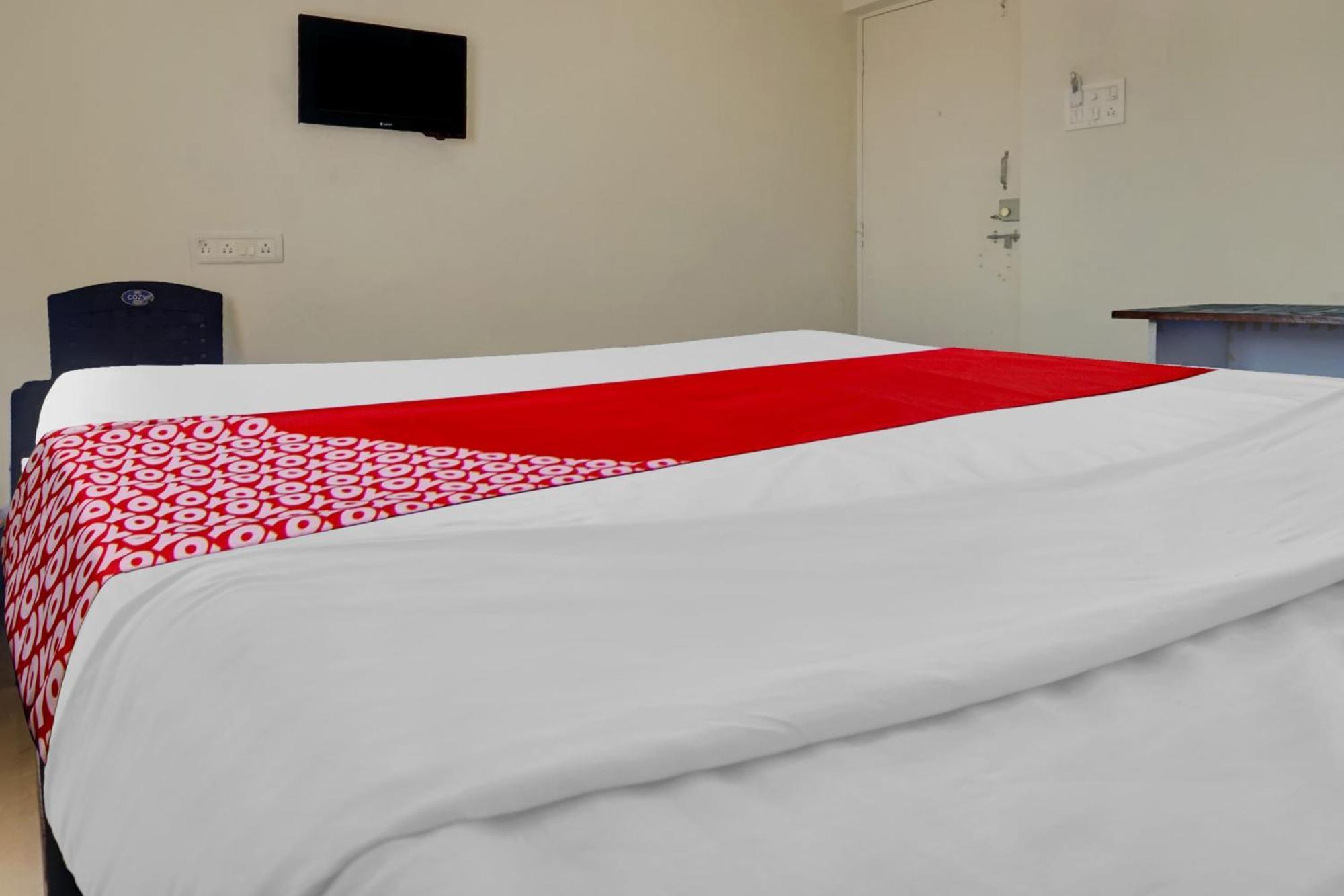 Hotel O Happy Homely Stay Sasvad Exteriör bild