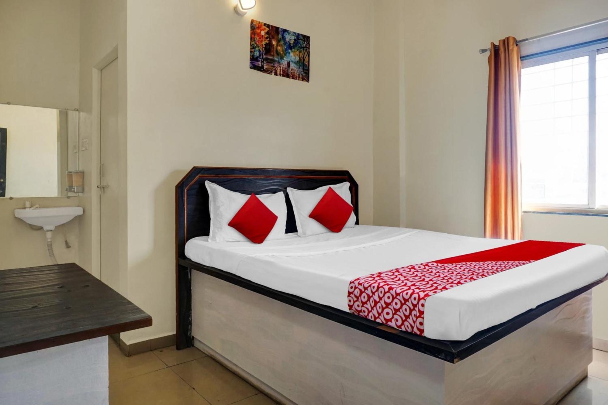 Hotel O Happy Homely Stay Sasvad Exteriör bild